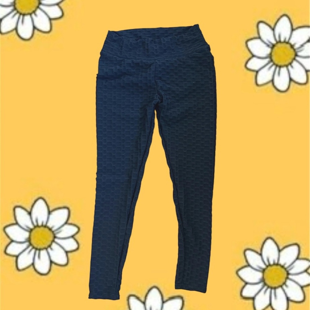 Women’s black TikTok leggings booty scrunch